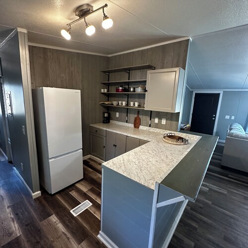 Charming Sylvan Beach NY Three Bed Two Bath home Blocks from Sandy Beach