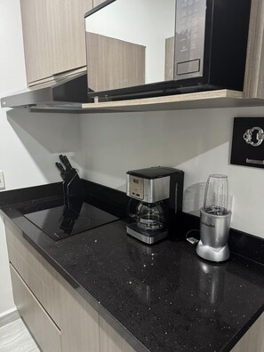 Private kitchen - Spacious 2 bedroom apartment in pleasant Mazatlán with 9 albercas (Mazatlán)