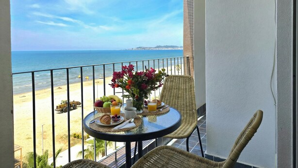 Outdoor dining - Sea Vista Apartment 158, Durres, Albania (Durres)