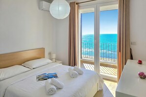 2 bedrooms, free WiFi, bed sheets - Vista del Mare 120, Durres, Albania (Durres)