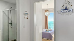 1 bedroom, free WiFi, bed sheets - Vista del Mare 120, Durres, Albania (Durres)