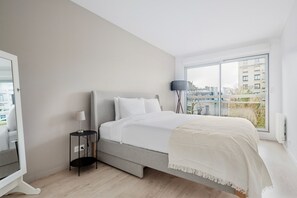 Iron/ironing board, WiFi, bed sheets - Blueground | Chaillot, city view, nr Eiffel Tower (Paris)