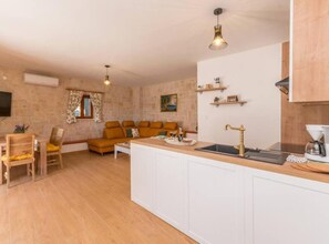 Villa (Heated Pool Retreat) | Soggiorno