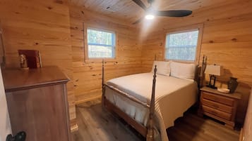 Planxa i posts de planxar, wifi i roba de llit