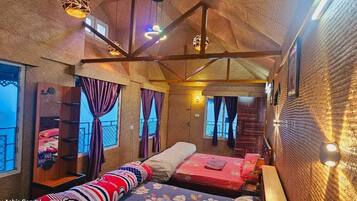 Deluxe Double Room, Mountain View | Desk, free WiFi