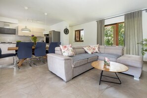 TV - Villa Flora (100281-K1) - Krsan (Krsan)