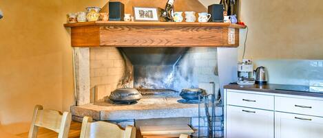 雪櫃、微波爐、爐具、洗碗機