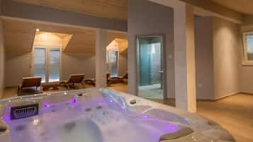 Maison (Six Bedroom Holiday House With Pool) | Sauna