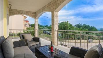 House (Six Bedroom Holiday House With Pool) | Balcony