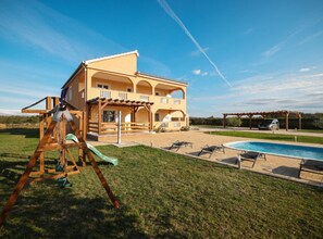 Villa (Three bedroom villa with pool) | Exteriör
