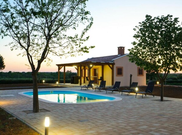 Villa (Three bedroom villa with pool) | Aussenbereich