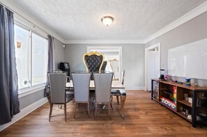 Interior - Fantastic 5-bedroom house with AC in charming Highland Park (Highland Park)