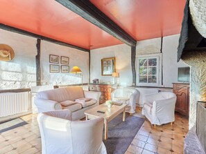 TV, fireplace - La Ferme by Interhome (Normanville)