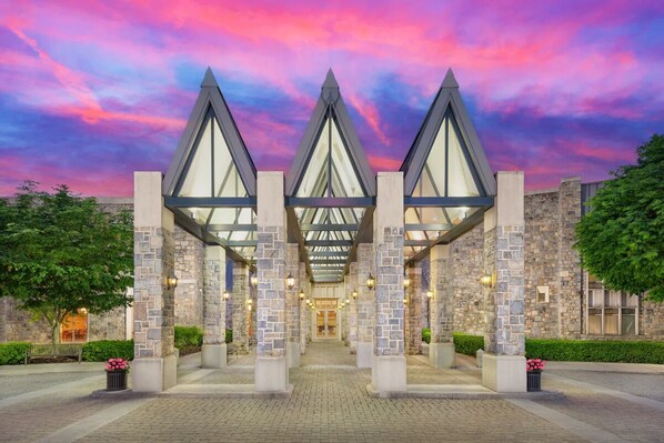 Exterior - 2 Queen Beds Suite | Free Parking | Near Campus & Downtown (Blacksburg)