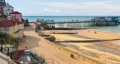 2 bedroom accommodation in Cromer