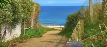 4 bedroom accommodation in California