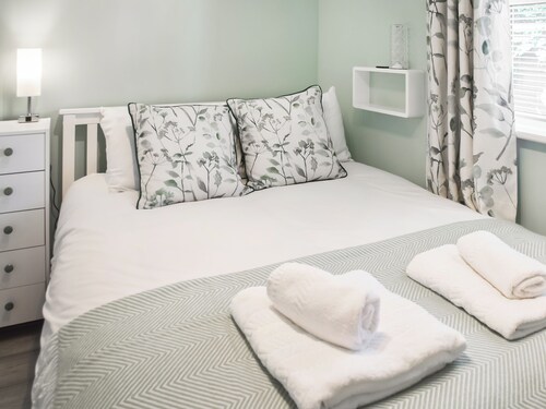 4 bedroom accommodation in California