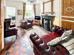 TV, fireplace - 3 bedroom accommodation in Nantlle, near Caernarfon (Nantlle, near Caernarfon)