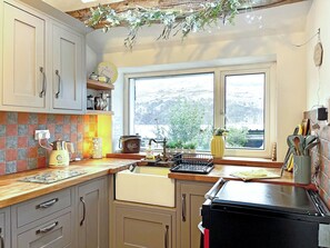 High chair - 3 bedroom accommodation in Nantlle, near Caernarfon (Nantlle, near Caernarfon)