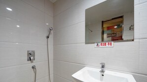 Deluxe Double Room | Bilik Mandi