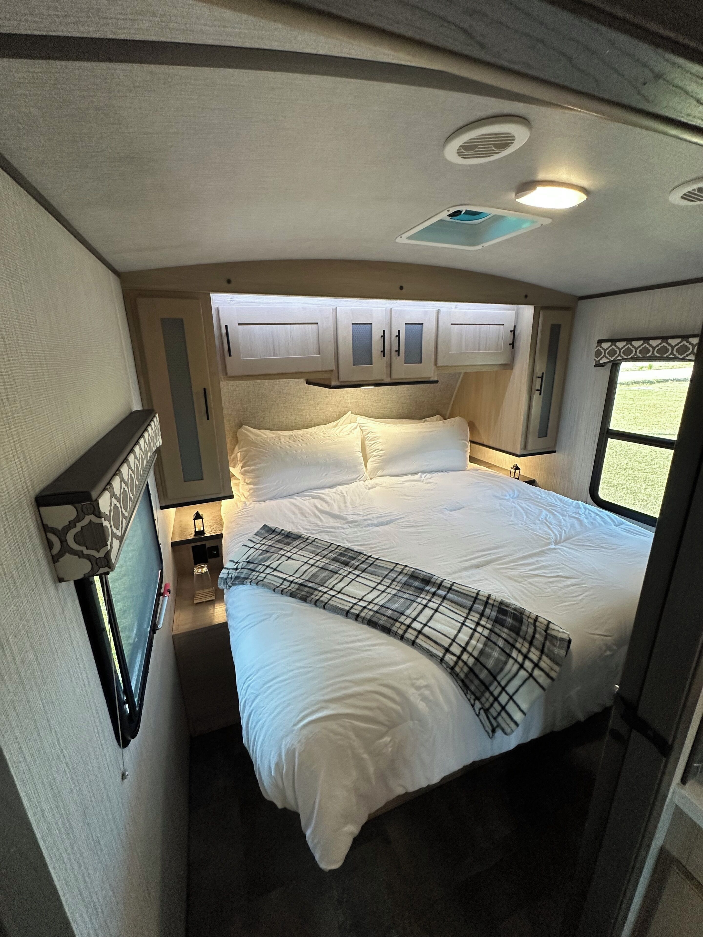 Wi-Fi de cortesia, roupa de cama