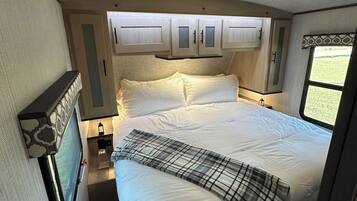 Wi-Fi de cortesia, roupa de cama