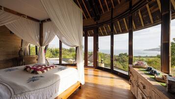 Minibar, escritorio, espacio para trabajar con un portátil y wifi gratis