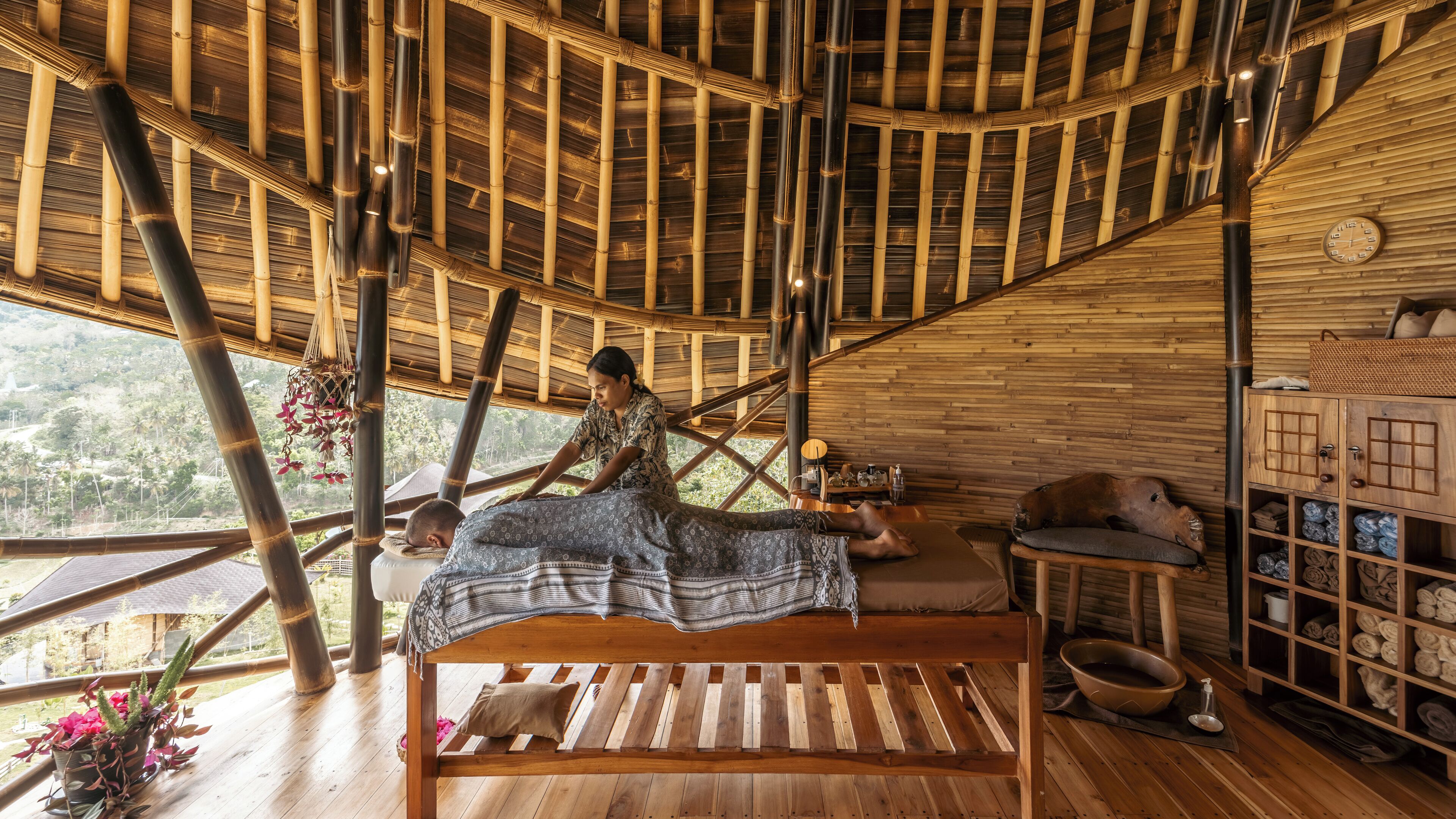 Trattamenti per il corpo, aromaterapia, massaggi con le pietre calde