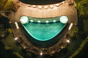 Piscine extérieure