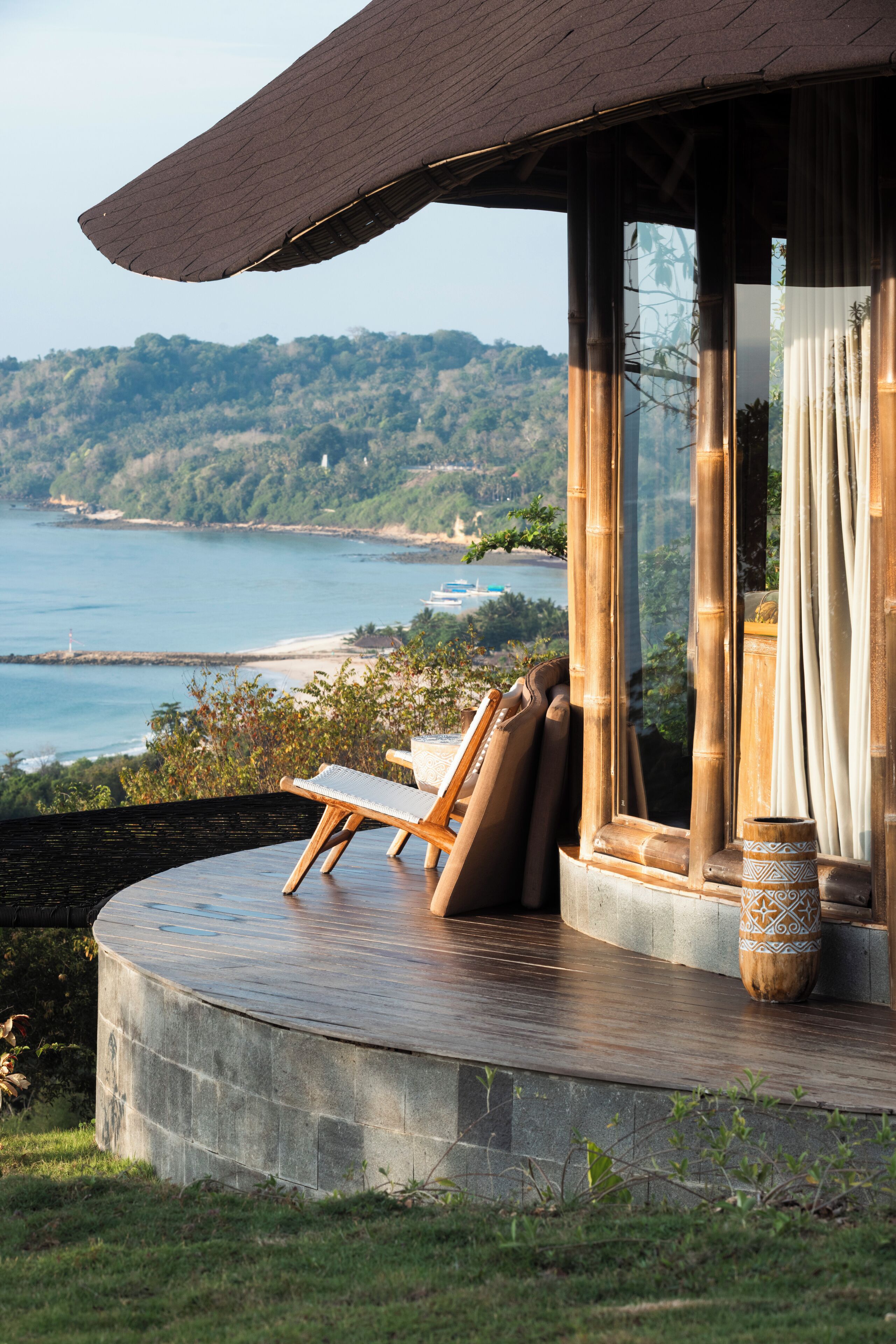 Minibar, desk, laptop workspace, free WiFi