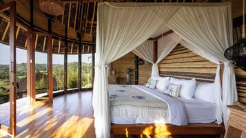 迷你吧、書桌、筆電工作空間、免費無線上網