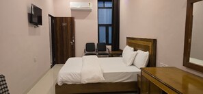 Desk - Hotel Nakshatra (Sawai Madhopur)