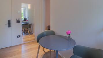 Suite | Living area | 42-inch TV with digital channels