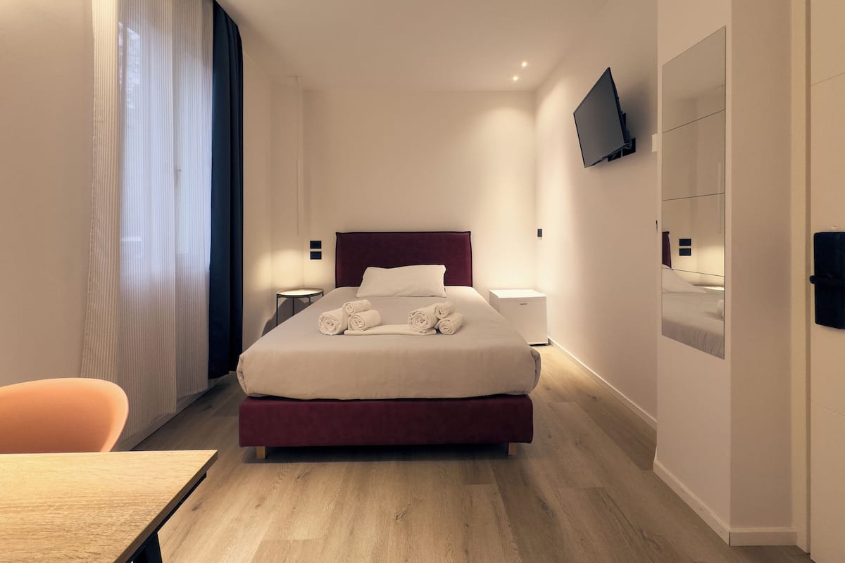 Camera Matrimoniale con Bagno Privato | Desk, free WiFi, bed sheets