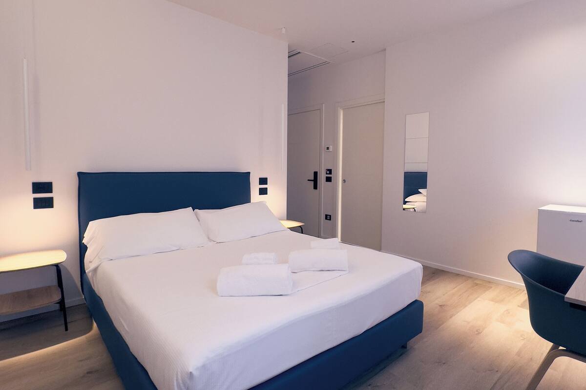 Double or Twin Room | Desk, free WiFi, bed sheets