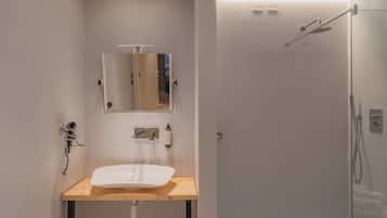 Camera Doppia con Letti Singoli con Bagno Privato | Salle de bain | Douche, sèche-cheveux, peignoirs, serviettes fournies