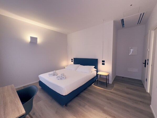 Camera Matrimoniale con Bagno Privato | Desk, free WiFi, bed sheets