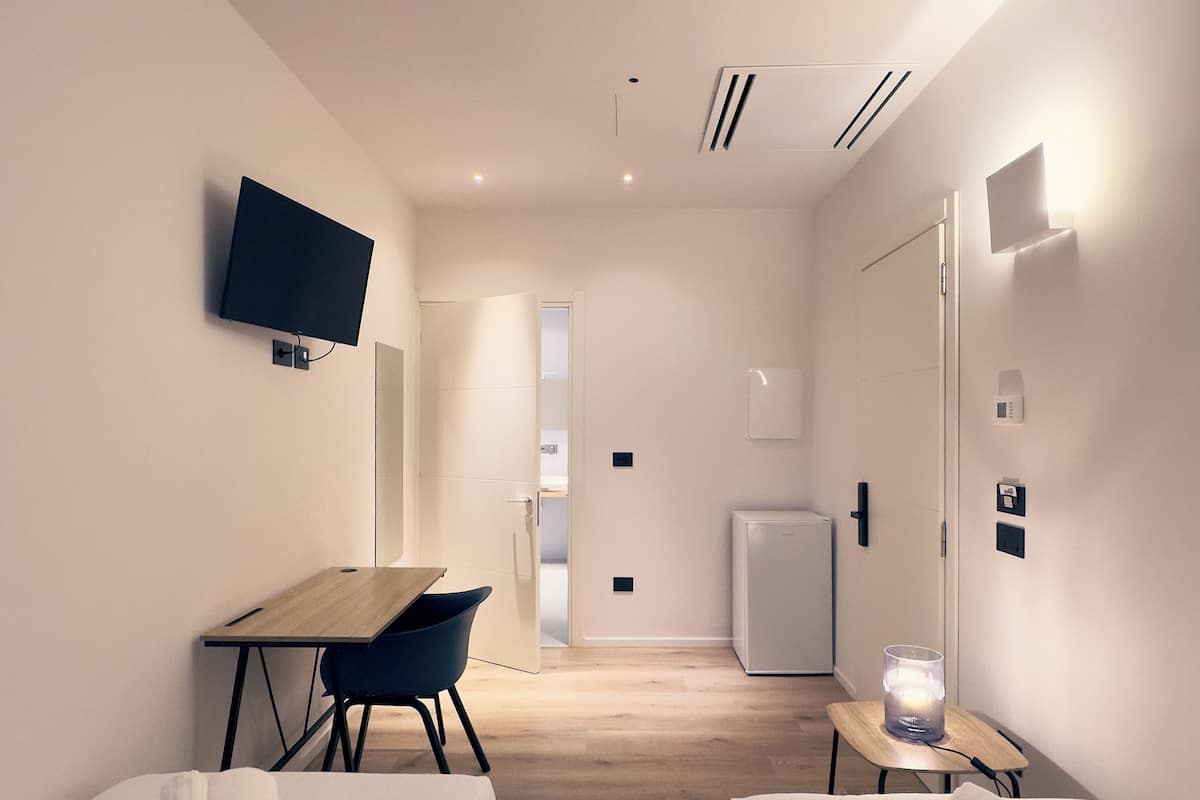 Camera Doppia con Letti Singoli con Bagno Privato | Desk, free WiFi, bed sheets