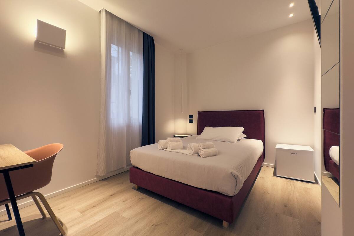 Double or Twin Room | Desk, free WiFi, bed sheets