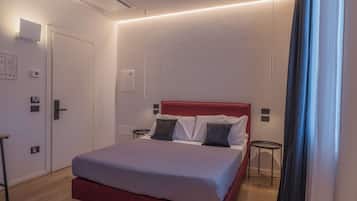Camera Matrimoniale con Bagno Privato | Roupas de cama premium, edredons de pluma