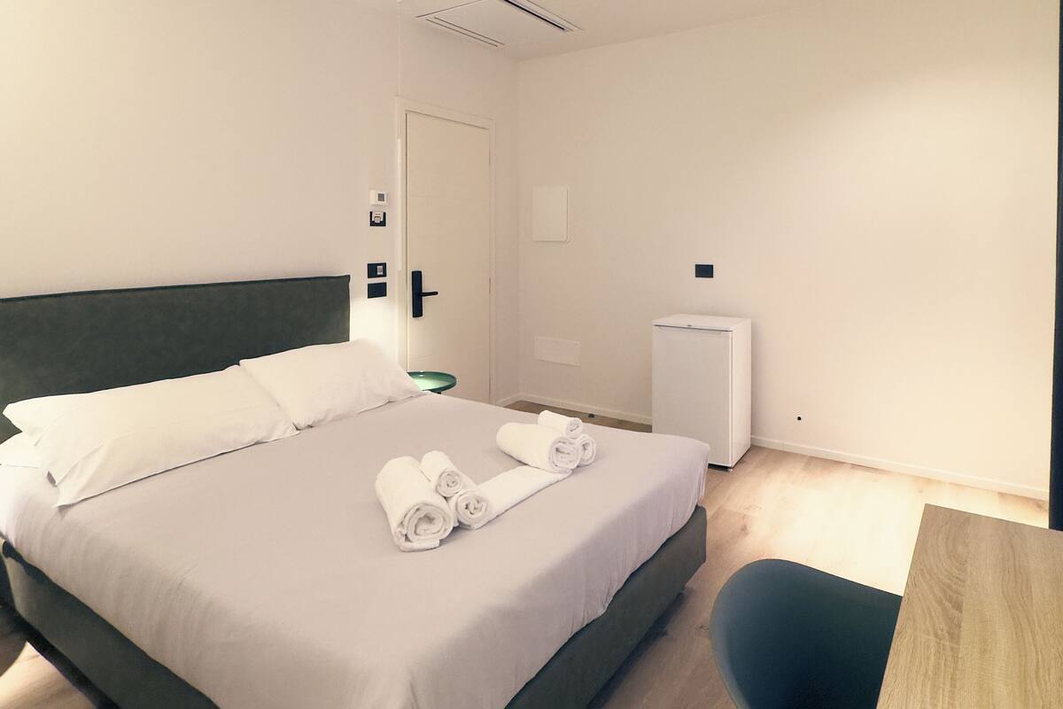 Double or Twin Room | Desk, free WiFi, bed sheets