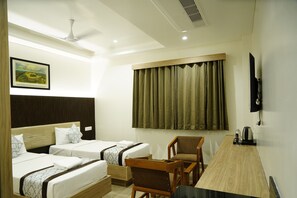 Executive Twin Room | Iron/ironing board, free WiFi