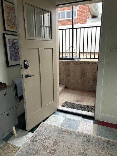 Cozy Rose Park 1-bedroom Apartment