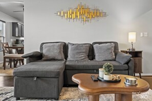 Smart-tv, pejs, videospil, dvd-afspiller