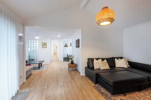Interior - 2 Nautilus - Oceanstays (Yamba)