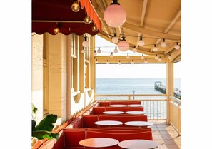 Outdoor dining - Henley Beachfront Home + Sauna, 150m From Square! (Henley Beach)