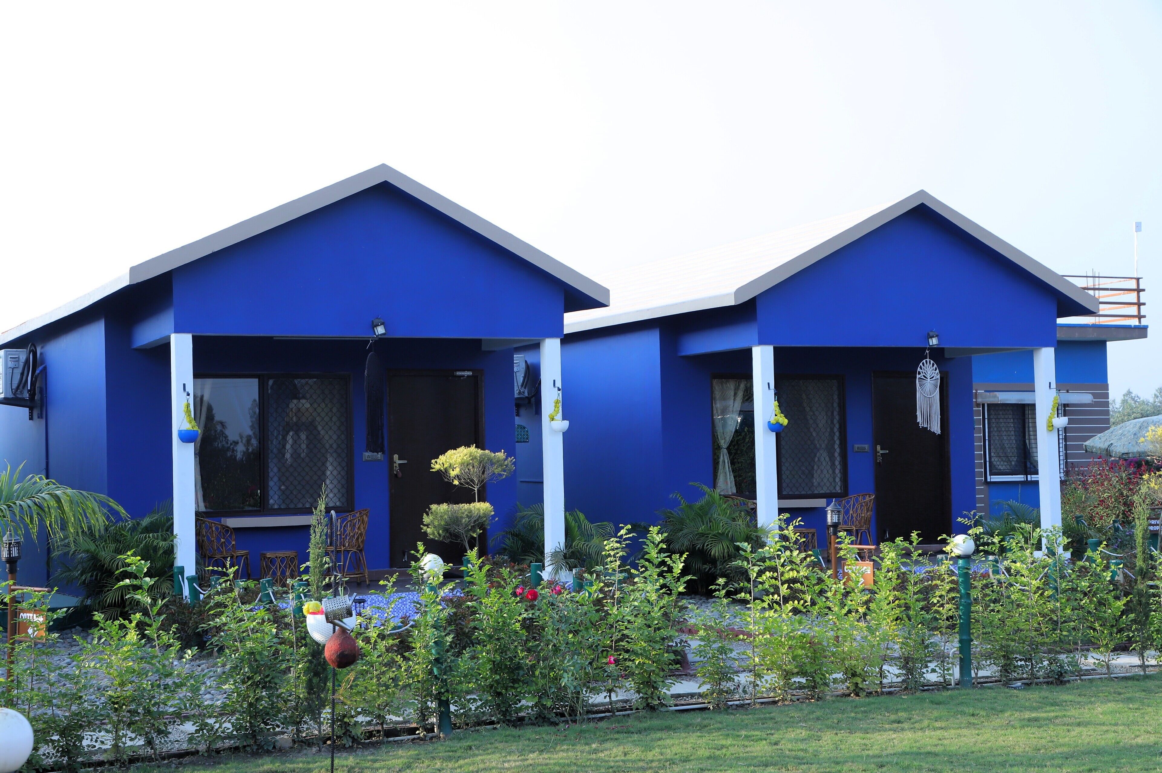 Luxury Cottage, Private Pool, Garden View | Desk, laptop workspace, blackout drapes, iron/ironing board