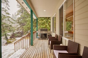 Property grounds - Salmon's Rest - Rural Riverfront Retreat (Leavenworth)