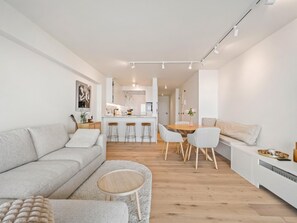 TV - Luxury Sea View Apartment (Blankenberge)