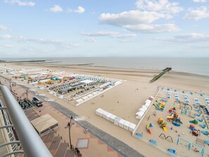 Beach nearby - One-bedroom flat with sea views and parking (Blankenberge)